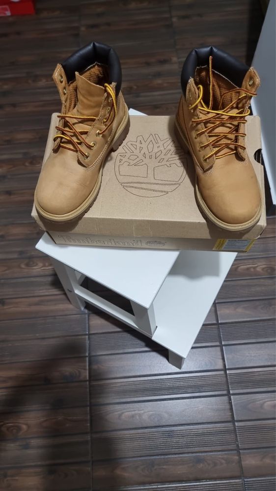 Ghete Timberland 32,5