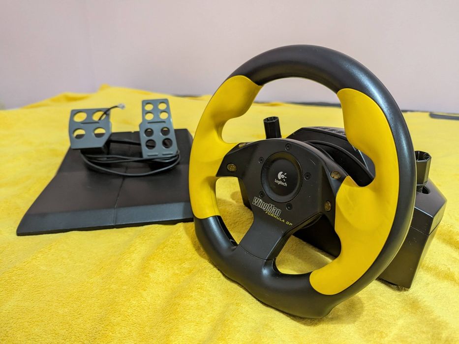 Волан и педали за компютрни игри