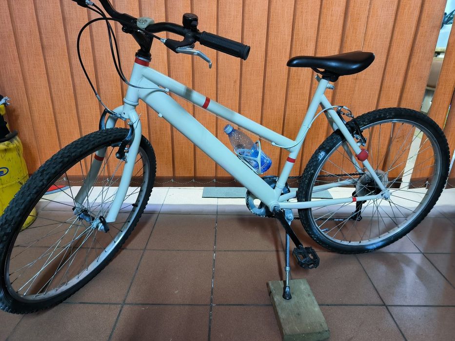 Bicicletă impecabilă