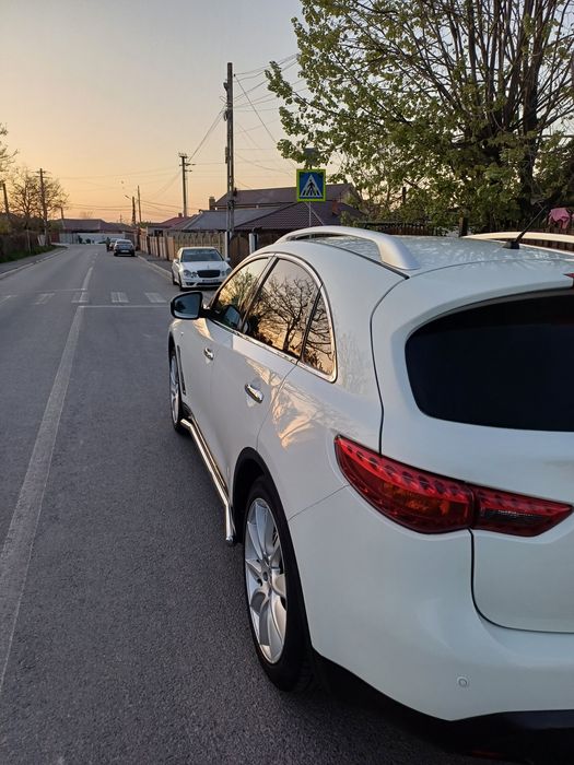 Vând/Schimb +/- diferență Infiniti 3.0 Diesel 2014