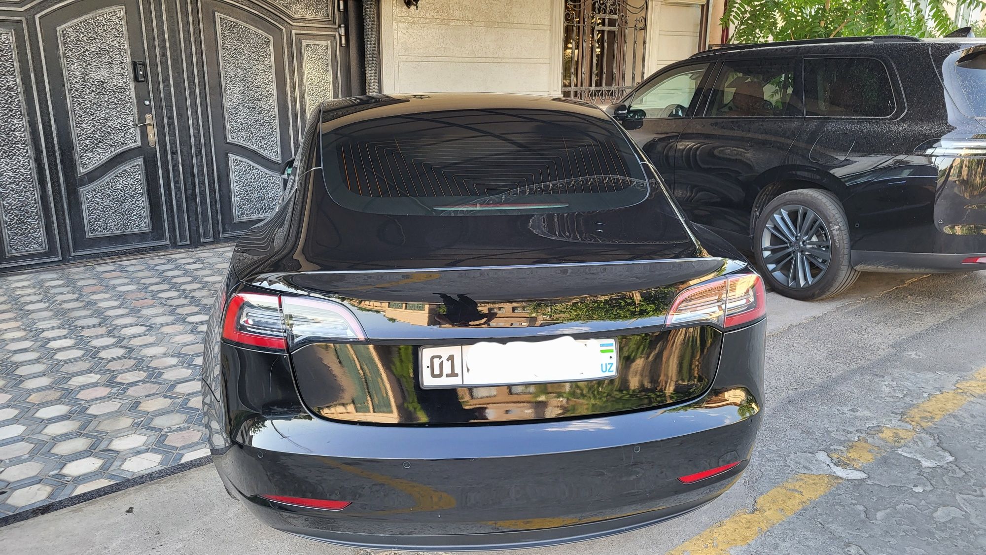 Tesla  model. 3 Long range