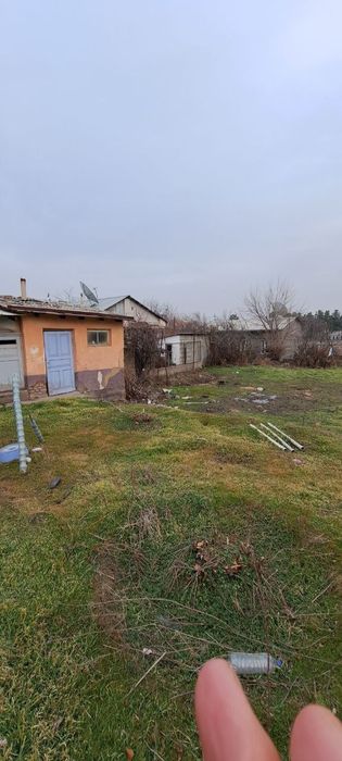 Продаю землю Мирзоулугбекский район центр Луначарского 17 соток.