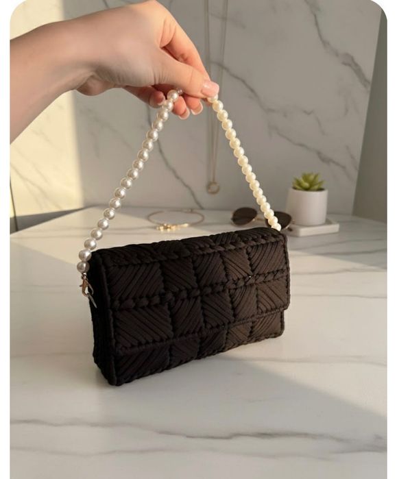 Дамска черна ръчно изработена елегантна чанта