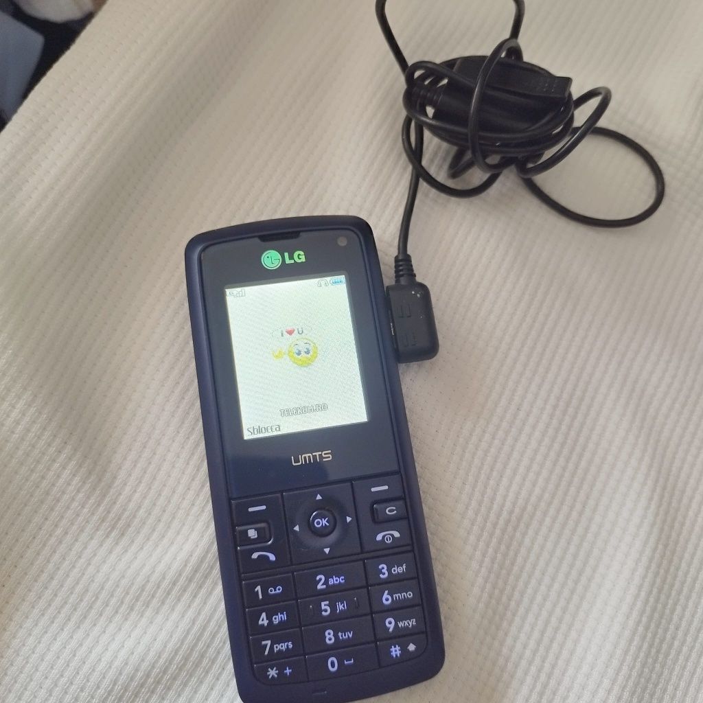 LG U250 + căști și incaecator( decodat,made in Korea)