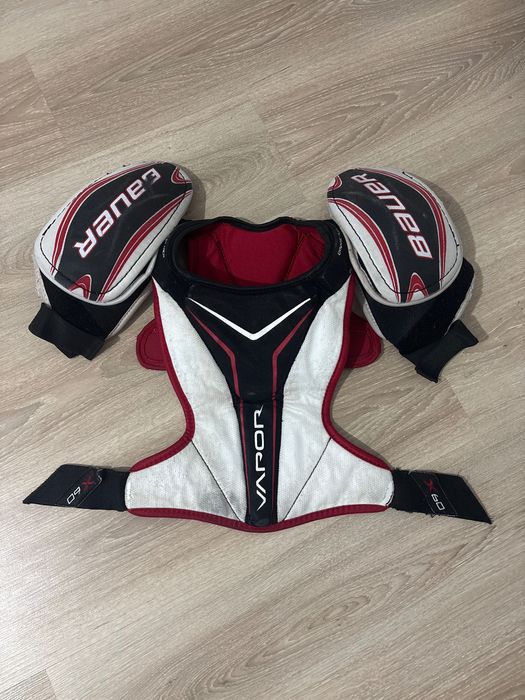 Продам нагрудник для хоккея