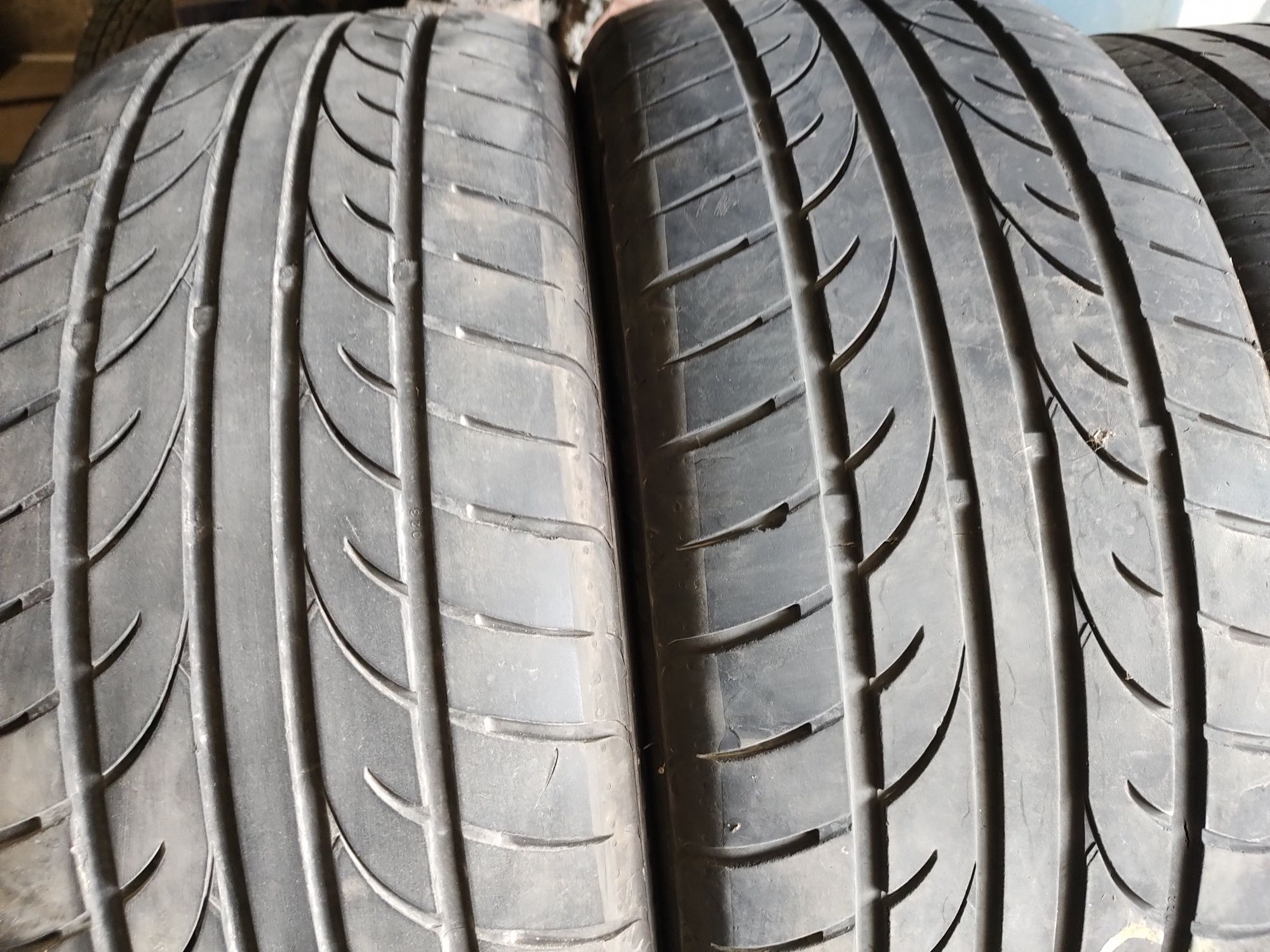 205/60R16; 235/50R18; 245/50R18; 235/50R19