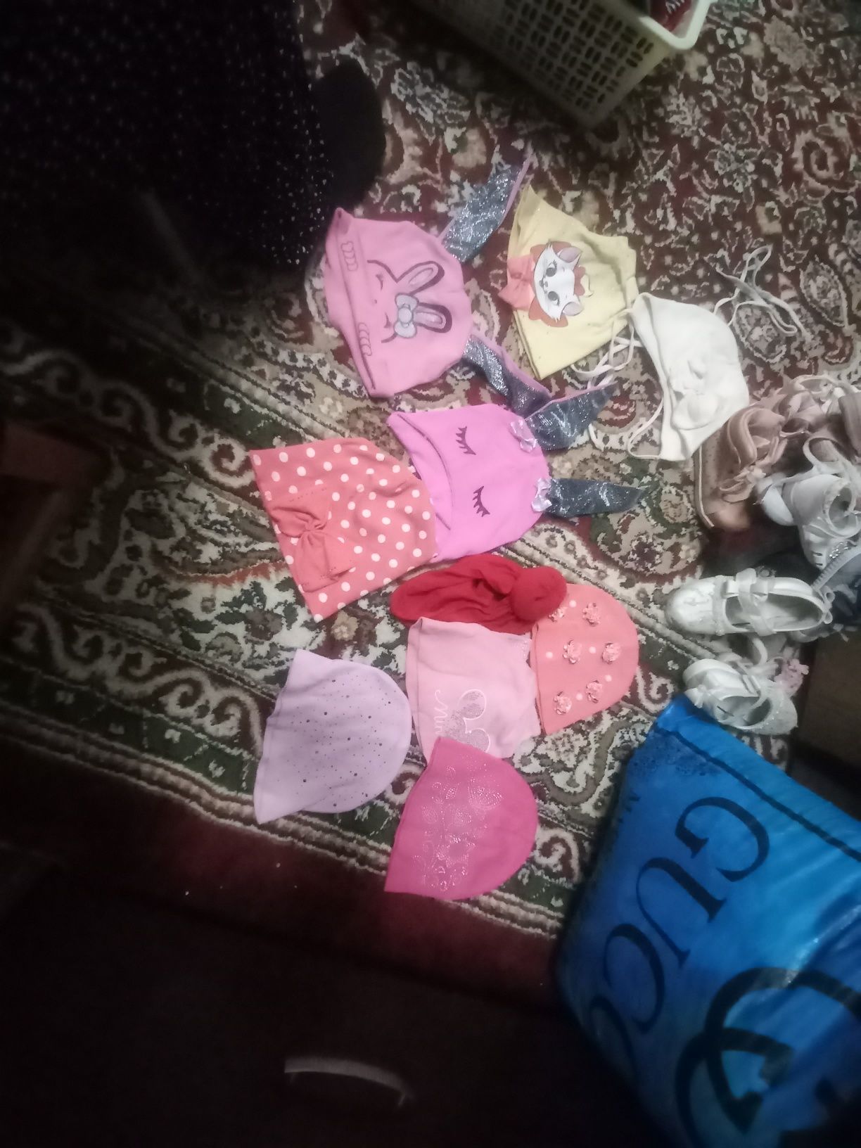 Продаются детские шапки , шляпы