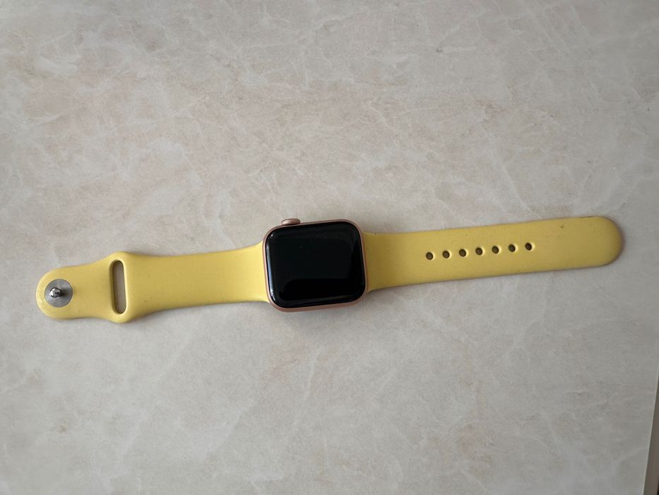 Продам Iwatch series 4 44mm USA