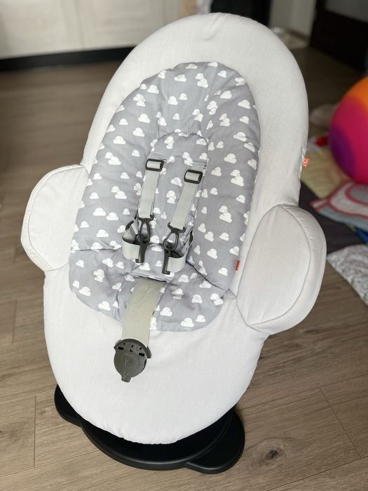 Stokke bouncer шезлонг
