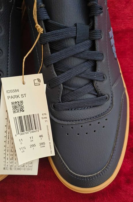 Pantofi   sport  Adidas,   Marimea    46  EU  -  Noi