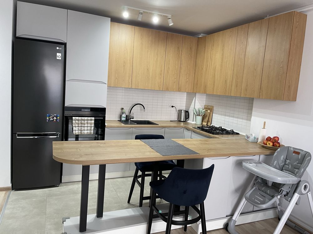 Apartament 3 camere + boxa