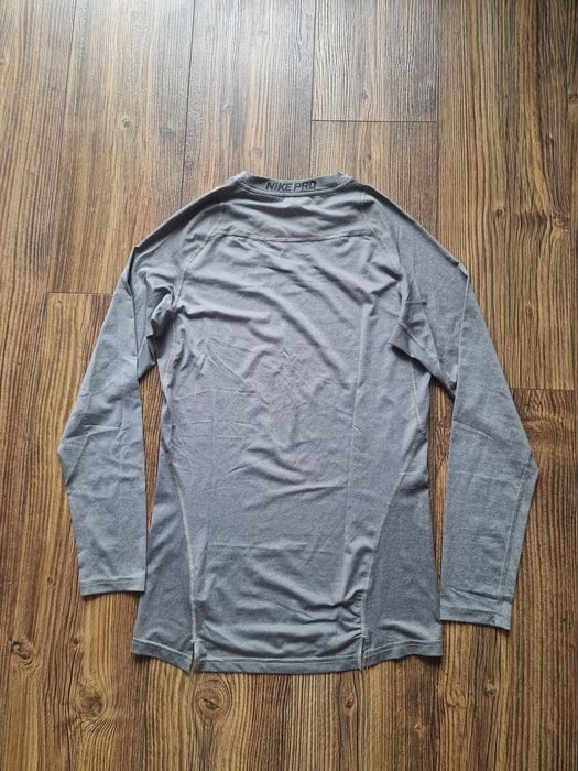 Страхотна мъжка спортна термо блуза NIKE размер  S