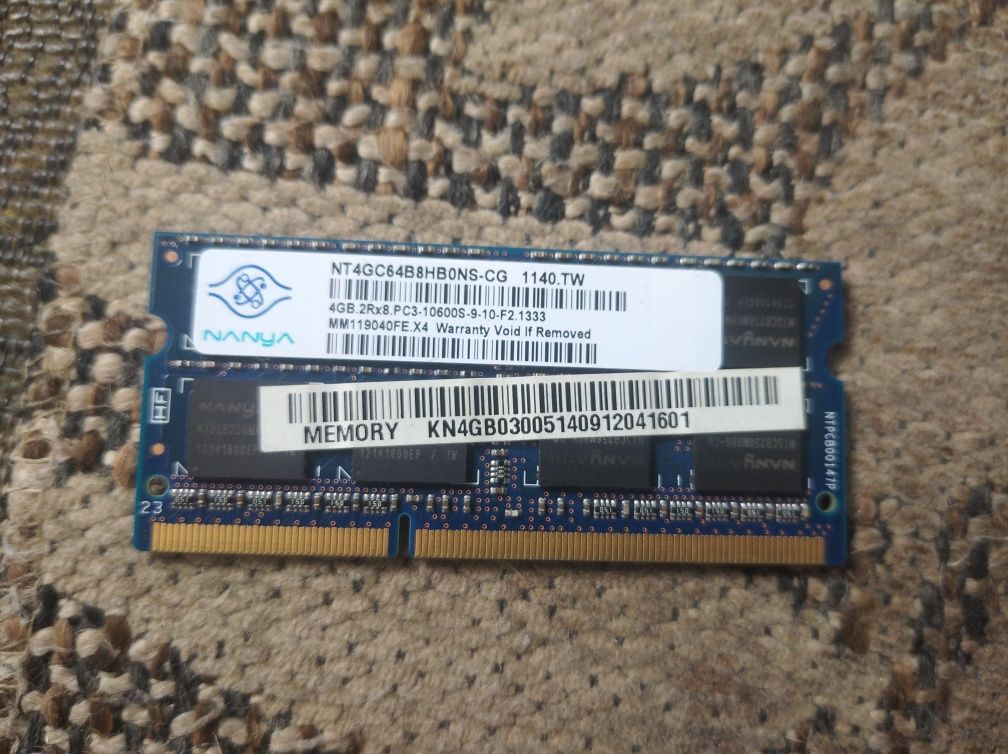 ОЗУ ddr3 so-dimm на 4 Гб.
