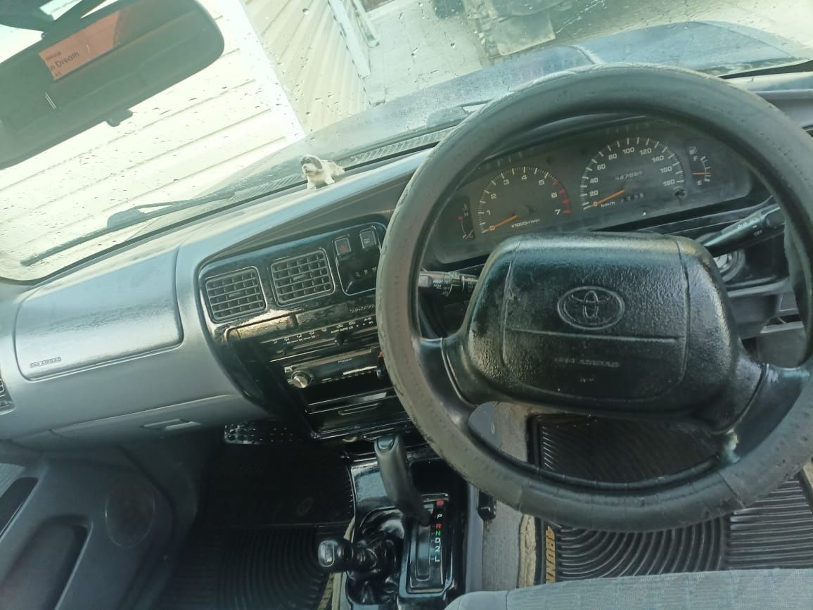 Toyota Hilux surf 185