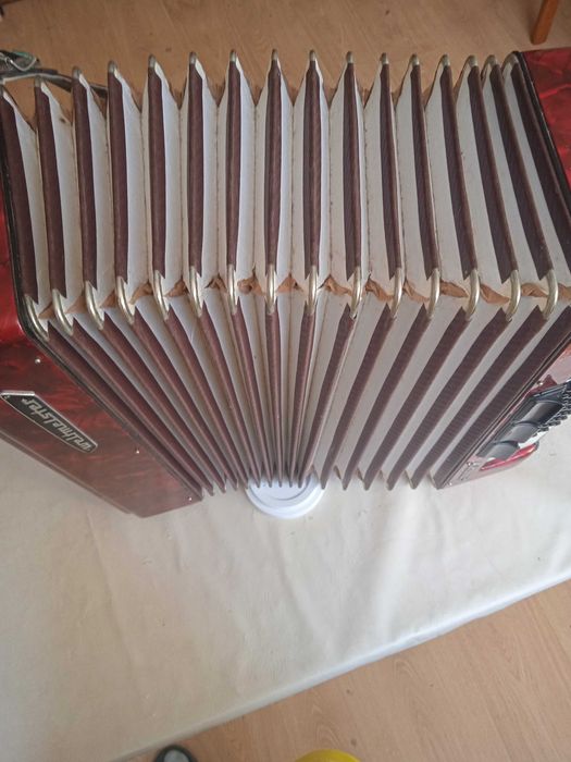 Акордеон Weltmeister stella 60 bass