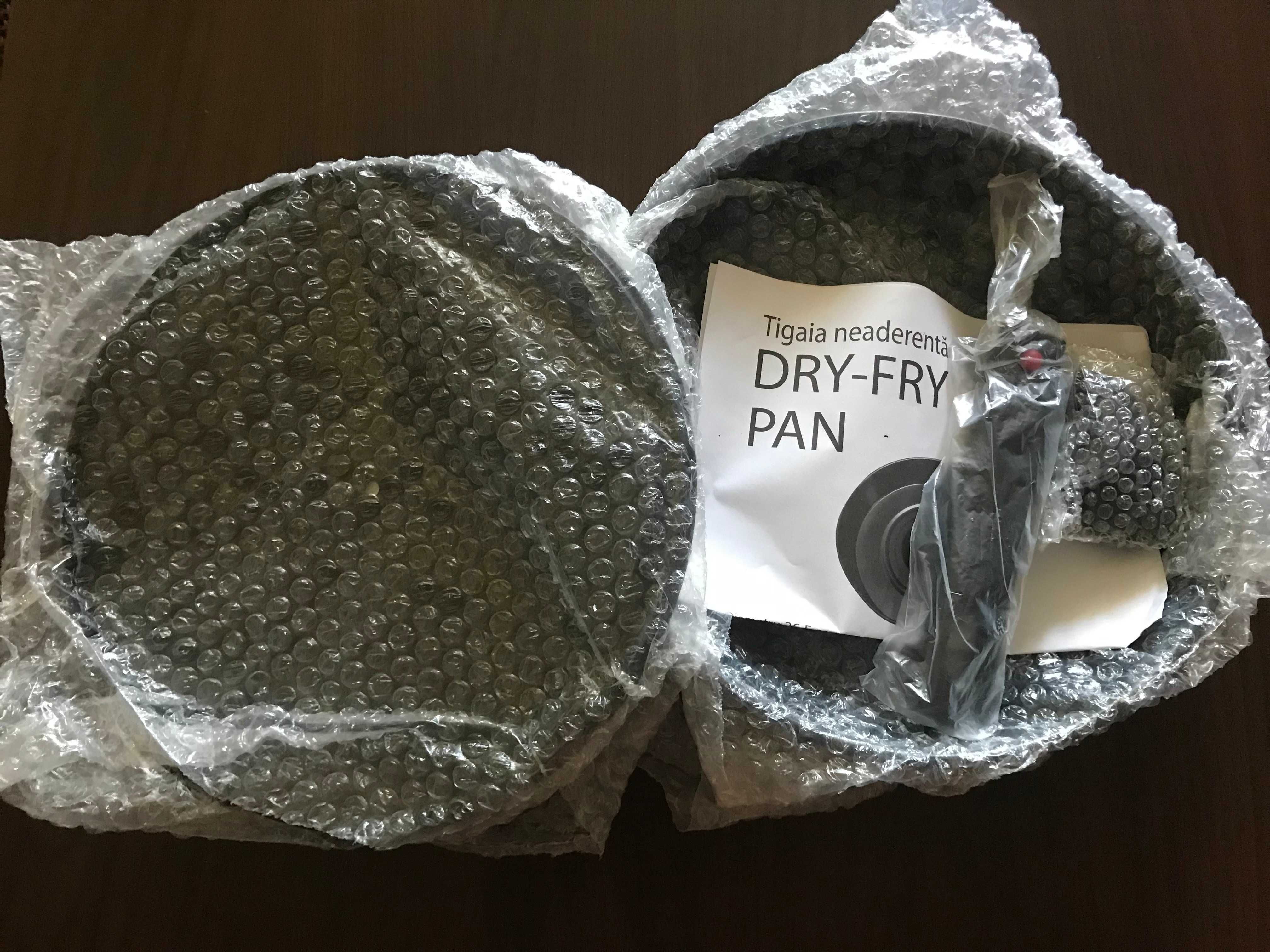 Tigaia neaderenta Dry Fry Pan