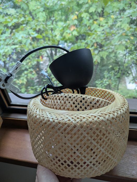 Vând lustra bambus Ikea