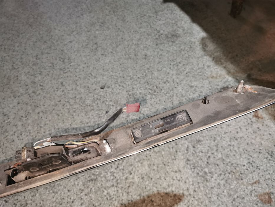 Лайсна за заден капак за BMW e39 комби