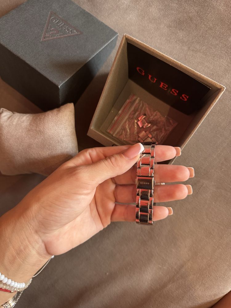 Дамски часовник Guess