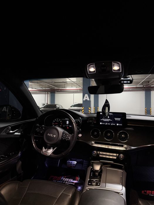 Kia Stinger 3.3 twin turbo