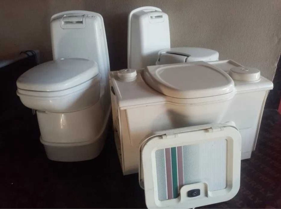 Тоалетна за кемпер ,каравана ,пълен комплект с вратички