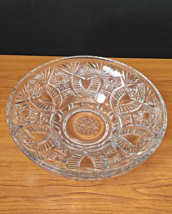 Много масивна кристална фруктиера с удебелена основа