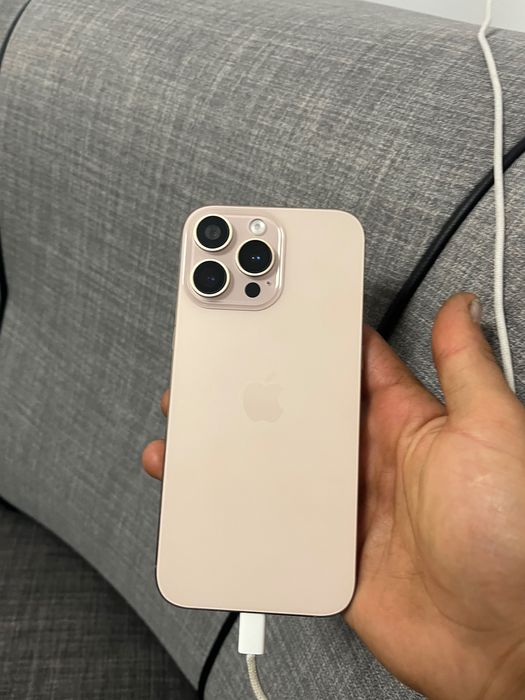 iPhone 16 Pro Max