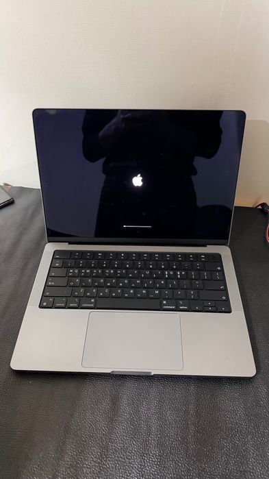 Mac book m1 pro 32 ram 512 xotira hamda ssd 128 xotira bor