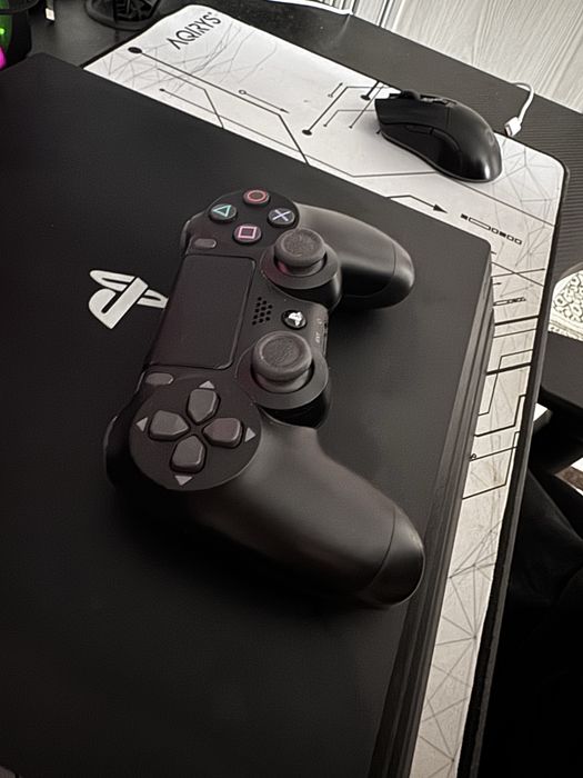 Ps4 pro + 9 jocuri AAA