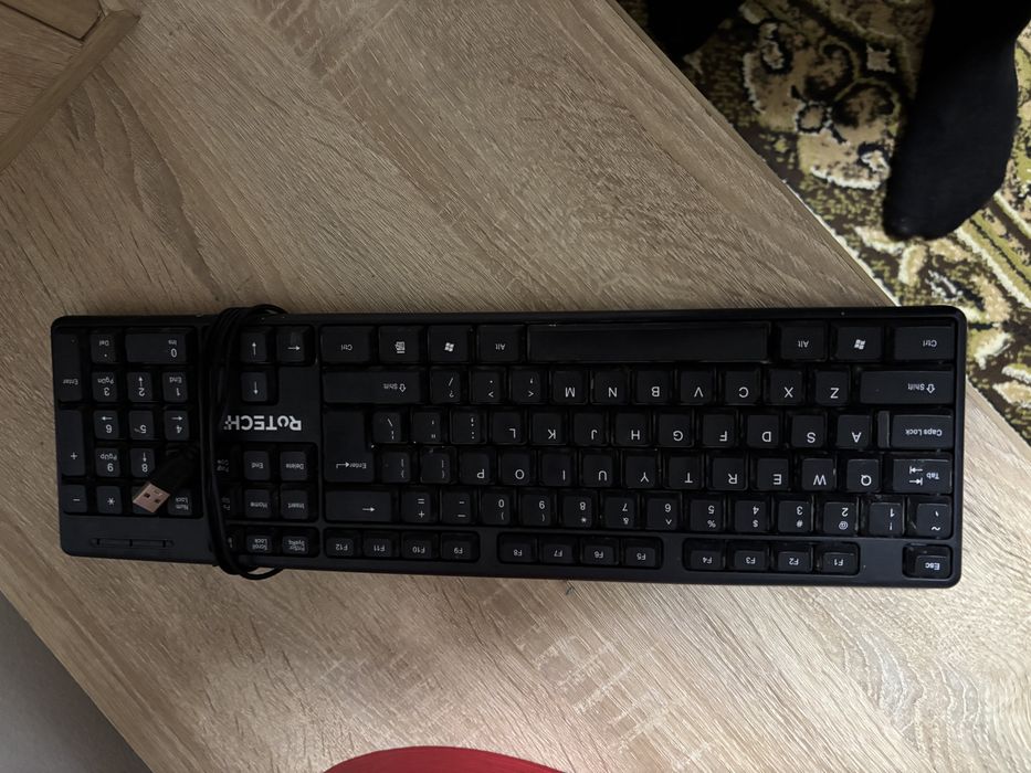 Vand Pc 8RAM  +tastatura