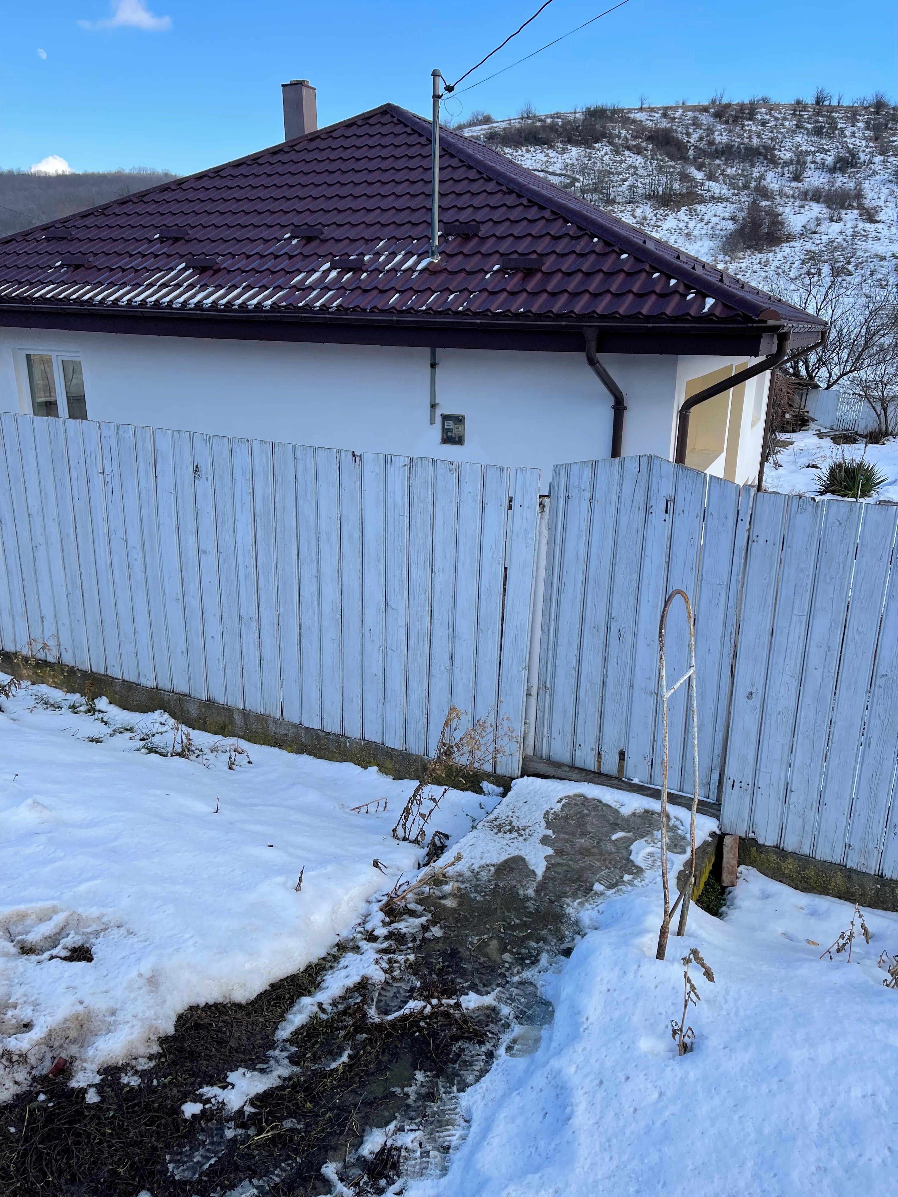 Vând casă în VASLUI suburbia Gura-Bustei