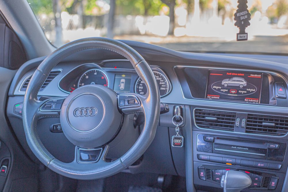 Vând Audi a4 b8.5 facelift