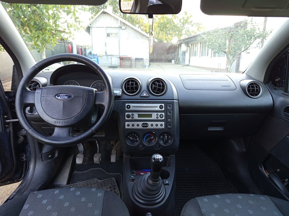 Vând Ford Fiesta 1.3 benzină+gpl