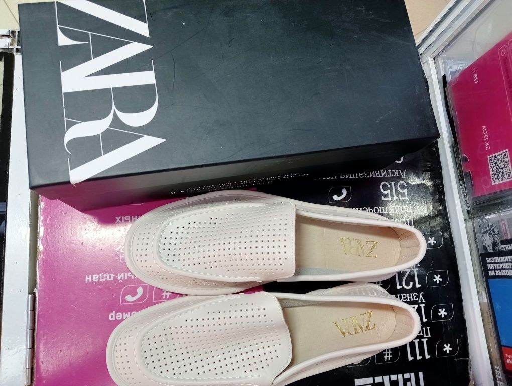 Женская обувь фирмы Zara чистая кожа