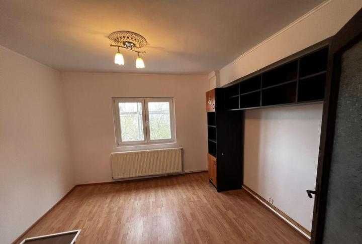Vand apartament 3 camere 1 decembrie-Ilfov