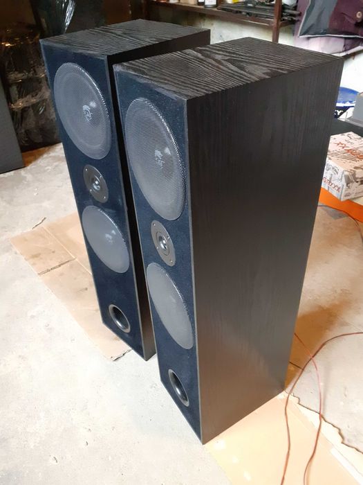 Boxe 3 căi 180W producător CAT Germania, de podea