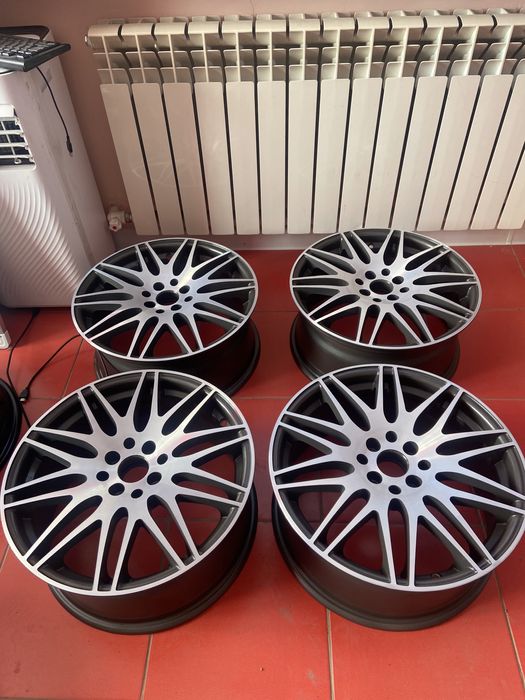 Продам диски R17 в отличном состоянии