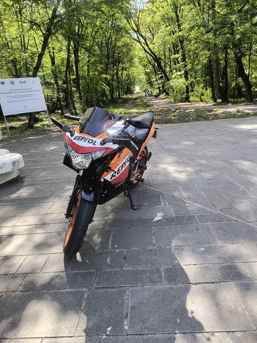 Vând honda cbr 125