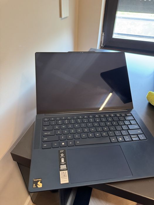 Lenovo Yoga Slim 7 14Q8X9 Snapdragon X Elite 32 GB RAM 1 TB SSD