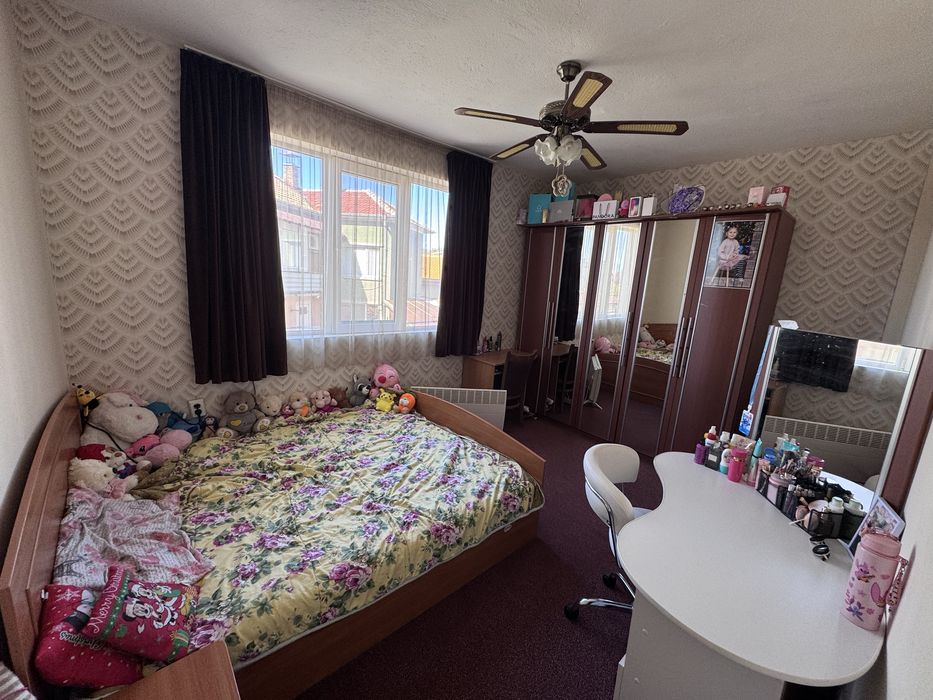 Тристаен апартамент в град Казанлък