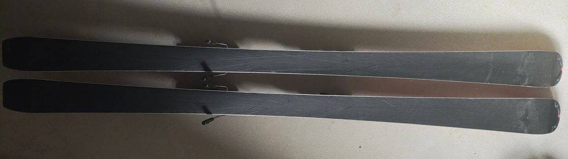 Schiuri rossignol 160 cm lungime , clăpari 44 , bete , casca ,ochelari