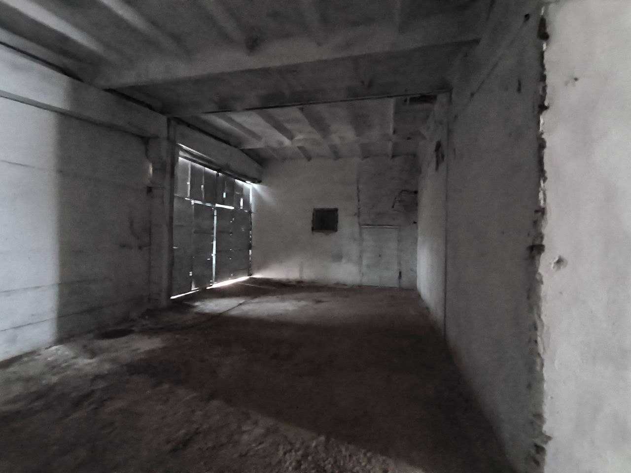 Ijara qoziqorin-ishlab chiqarish, ombor uchun 1 800 m2