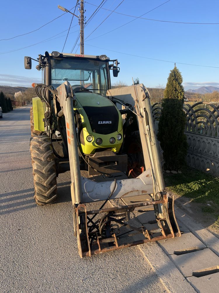 Tractor claas 330 axos cu incarcator