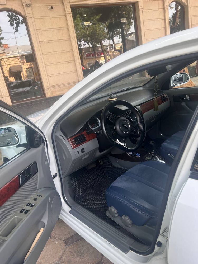Автомобиль Лассети