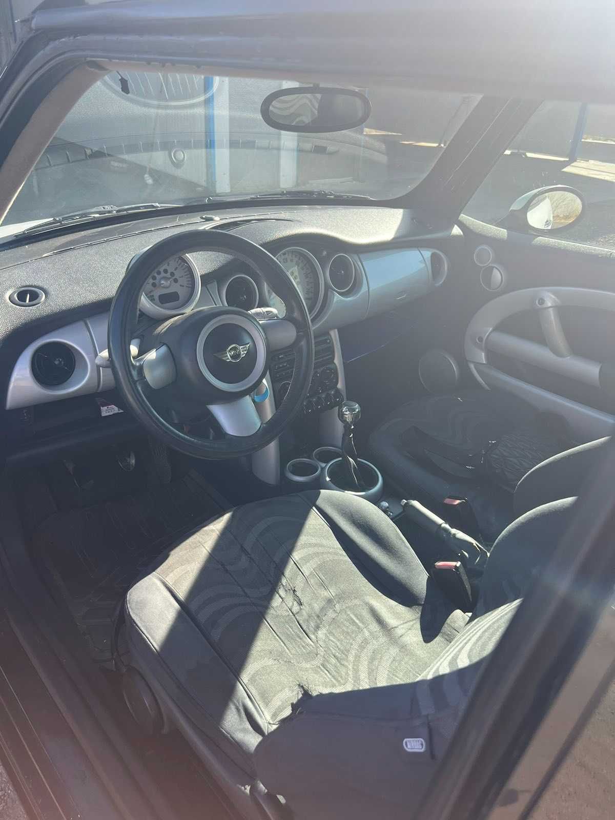 Mini Cooper 1.6 2002 godina benzin