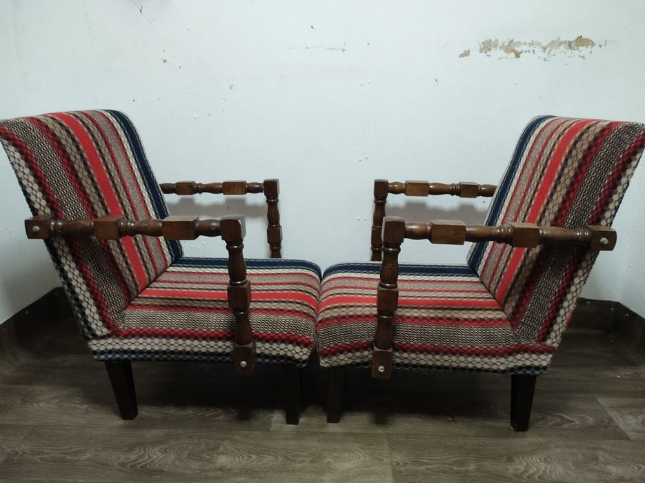 Set Fotolii si masa  vintage calitative cu cotiere