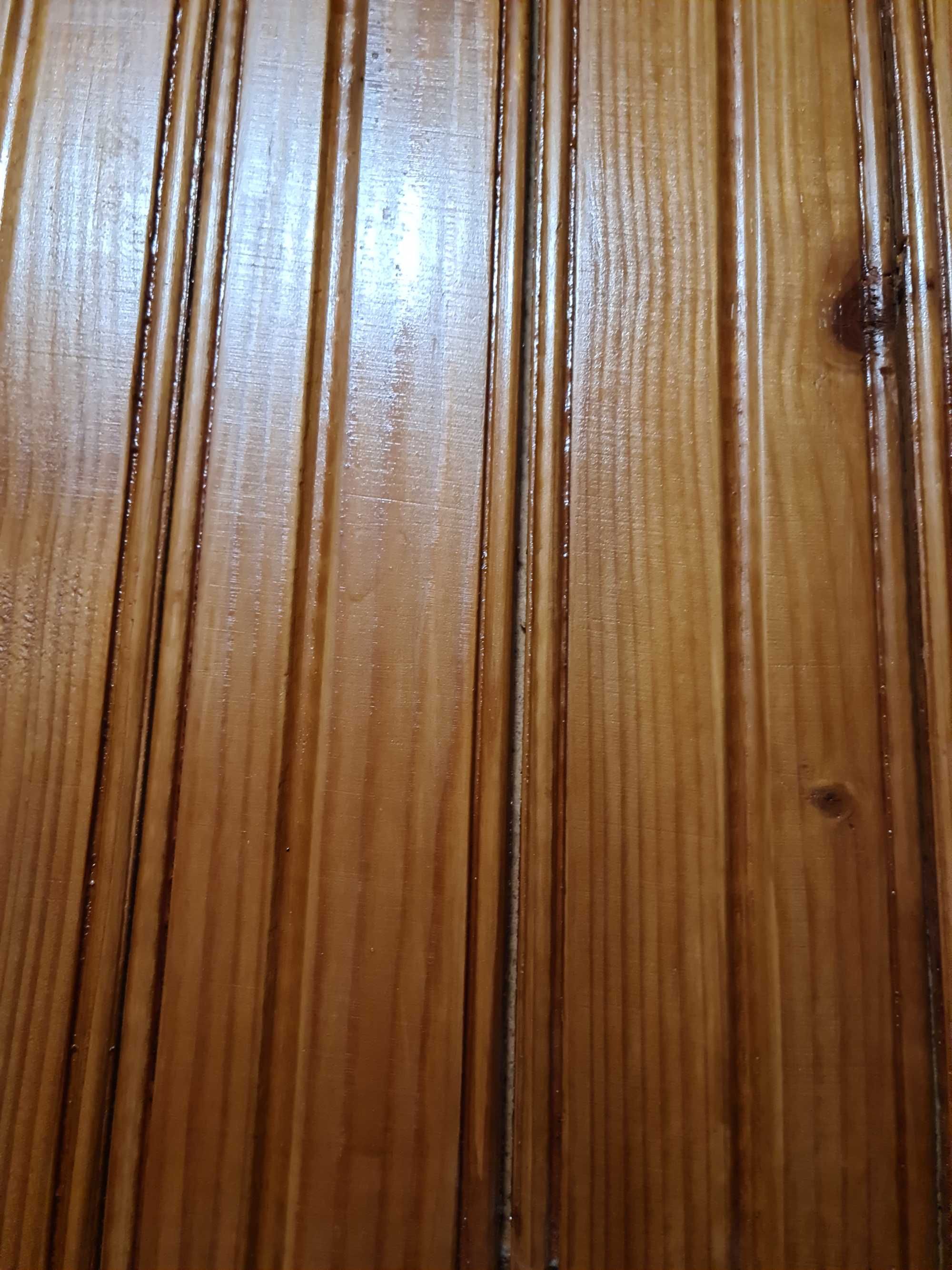 Lambriu lemn lacuit vechi