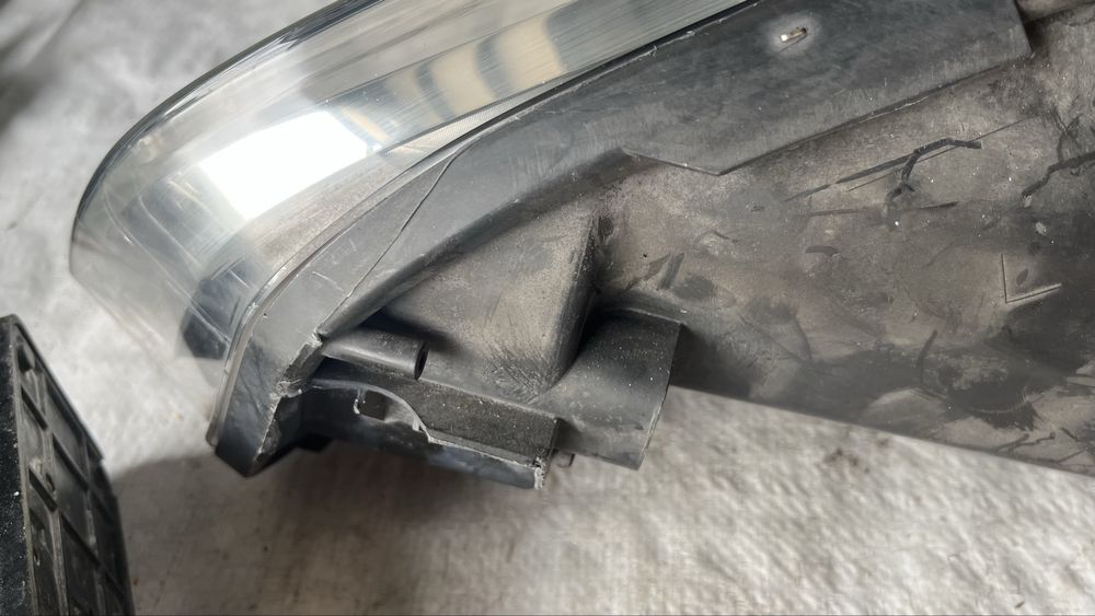 Десен фар Citroen C4 Grand Picasso 2011