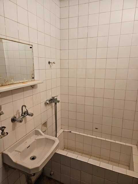 Продава се Тристаен апартамент в Габрово, Център - 85 кв.м за 565 €/кв.м - Снимка #17