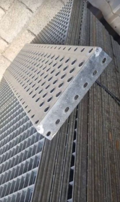 Vănd trepte zincata pentru șanțu